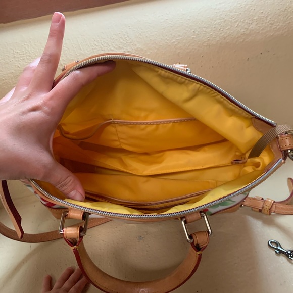 D&B - Picture 5 of 5